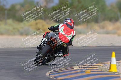 media/Sep-25-2023-Moto Forza (Mon) [[81ffa65e0a]]/B-C Group/Session 4 (Turn 2 Backside)/